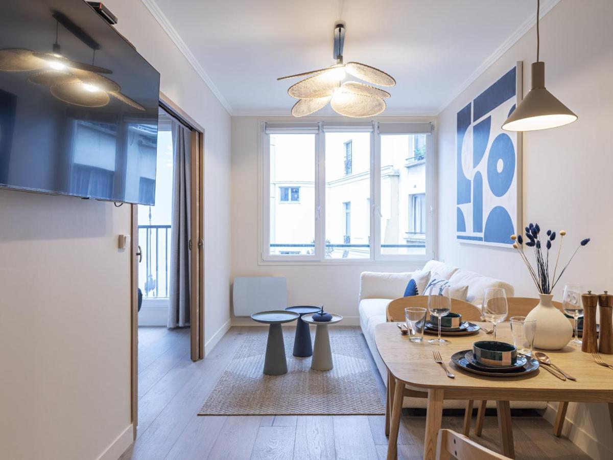 The Blue Suite On Champs Elysees Avenue 파리 외부 사진
