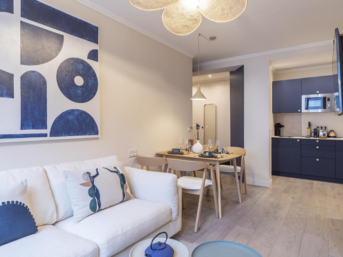 The Blue Suite On Champs Elysees Avenue 파리 외부 사진