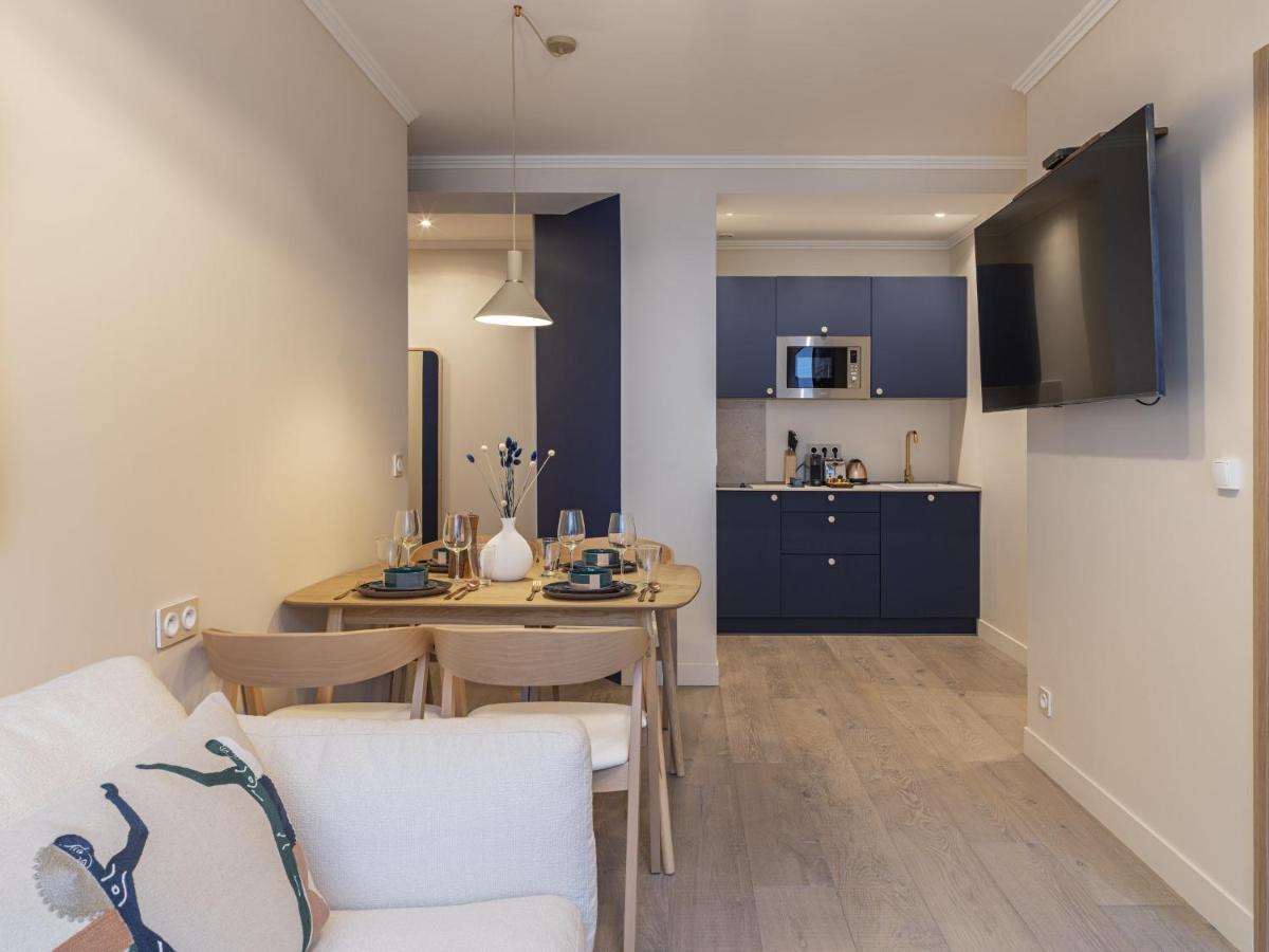 The Blue Suite On Champs Elysees Avenue 파리 외부 사진